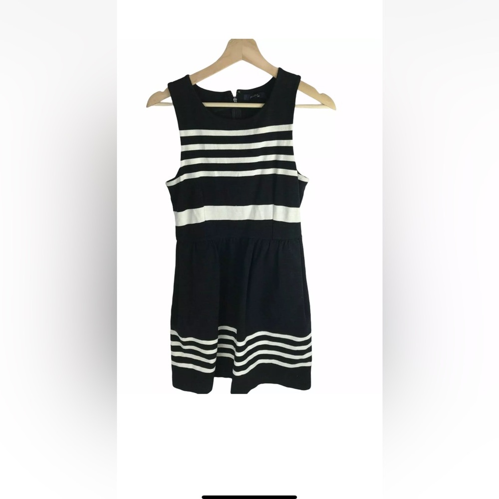 MADEWELL 1937 Dress Women's Large.  Black with White Stripes.  Front Pockets.